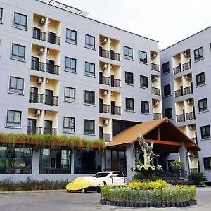 Hotel Iya Pathum Thani Exterior photo