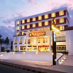 Hotel Tribute Royale Kochi Exterior photo