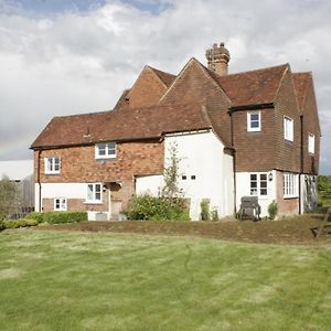 Willa Church Farmhouse, Surrey, Sleeps 10, Large Garden Crowhurst  Exterior photo