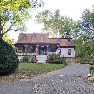 Willa Manor At Berkeley Springs Exterior photo