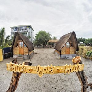 Bed and Breakfast Beach Front Hut - Faith Bay Huts 1 Camiling Exterior photo