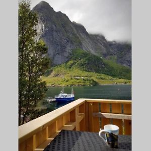 Willa Cozy House By The Fjord In The Heart Of Lofoten Reine Exterior photo