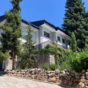 Willa Gran Chalet Con Piscina Y Apartamento En Navacerrada Exterior photo