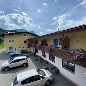 Hotel Pension Haus In Der Sonne Fieberbrunn Exterior photo