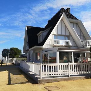 Bed and Breakfast Den Hoge Doorn Harelbeke Exterior photo