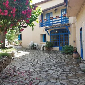 Bed and Breakfast Chambres D'Hotes Les Arbousiers Maureilhan-et-Raméjan Exterior photo