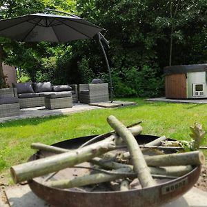 Willa Vrijstaande 6 Persoons Bungalow Hottub En Pizzaoven Op Vakantiepark Ewijk Exterior photo