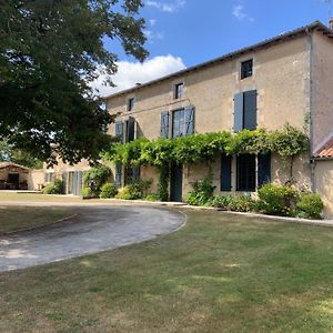 Bed and Breakfast Le Petit Manoir Brux Exterior photo