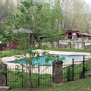 Forrest Hills Mountain Resort Dahlonega Exterior photo