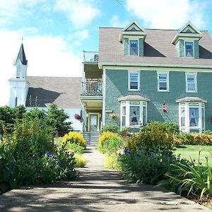 Bed and Breakfast Louisbourg Heritage House Exterior photo