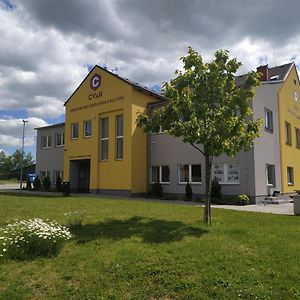 Hotel Centrum Pro Vzdelavani A Kulturu Novy Oldrichov Exterior photo