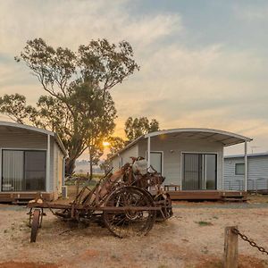 Aparthotel Vineyard Views At Shiraz Republic Cornella Exterior photo