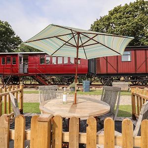 Willa The Carriage At High Barn Heritage Halstead  Exterior photo