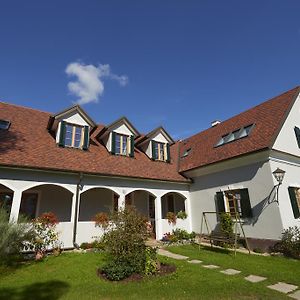 Hotel Fruehstueckspension Kleinschuster Burgau Exterior photo