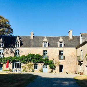 Bed and Breakfast Manoir De Botcol Saint-Nicolas-du-Pélem Exterior photo