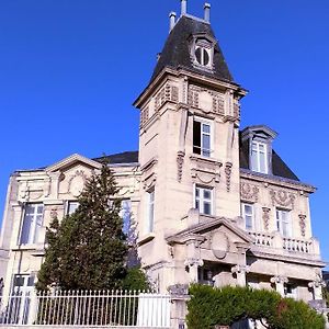 Bed and Breakfast Les Riottes - Maison Victorienne La Châtre Exterior photo