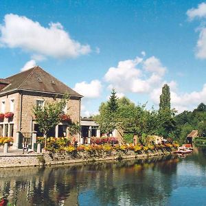 Hotel Le Lion Verd Putanges-le-Lac Exterior photo