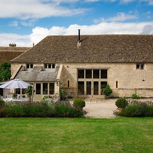 Willa Tom'S Barn Cheltenham Exterior photo