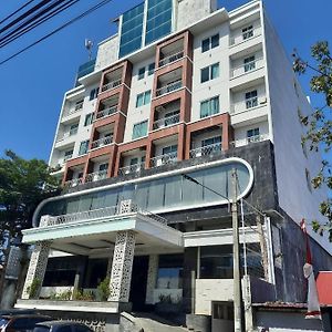 Hotel Grand Malebu Makasar Exterior photo