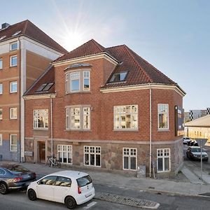 Bath Tub Penthouse In The City Aalborg Exterior photo