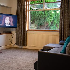 Lovely Self-Catering Apartment In City Centre Dumfries Exterior photo