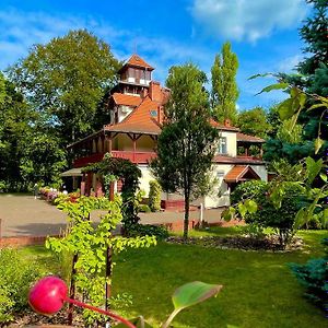 Hotel Straszny Dwór Chodzież Exterior photo