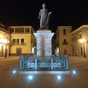 Bed And Breakfast In Piazza Orazio Venosa Exterior photo