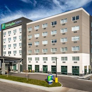 Holiday Inn Express & Suites - Brandon, An Ihg Hotel Exterior photo