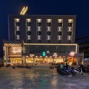 Hotel Bhagyoday Ahmadabad Exterior photo