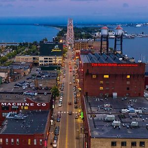 The Suites Hotel At Waterfront Plaza Duluth Exterior photo