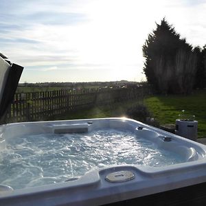 Willa South View Country House Sleeps 12 - Hot Tub - Views Henley-in-Arden Exterior photo