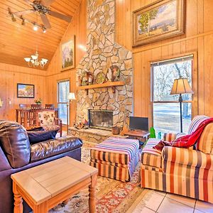 Willa Serene Cabin With Riverfront Views And Access! Fayetteville Exterior photo