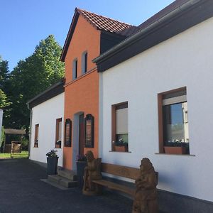 Hotel Pension Zum Alten Gasthaus Haensel Krauschwitz Exterior photo