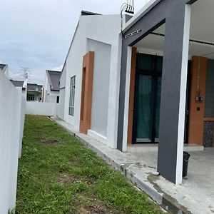 Willa Anas House Tanjung Rambutan Exterior photo