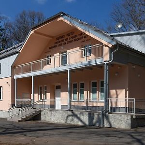 Hotel Penzion Zivec - Restaurace A Ubytovani Piosek Exterior photo