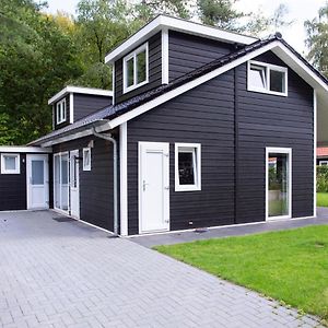 Willa Beautiful House With Covered Terrace In Rhenen Exterior photo