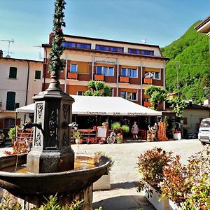 Piccolo Hotel Lizzano In Belvedere Exterior photo