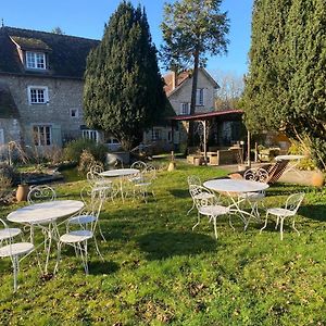 Bed and Breakfast Une Vie En Rose Pressagny-lʼOrgeuilleux Exterior photo