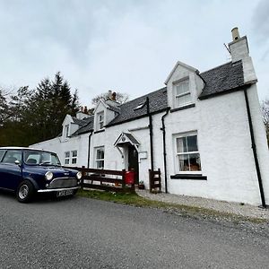 1 Keepers Cottage Skeabost Bridge Isle Of Skye Exterior photo