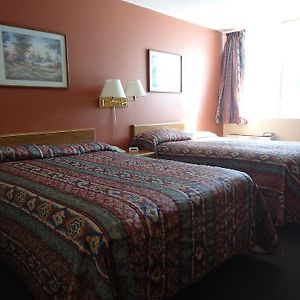 Canadian Motor Hotel Sault Ste. Marie Room photo