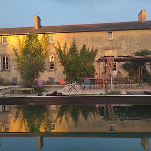 Bed and Breakfast Le Manoir De Gatines Tigné Exterior photo