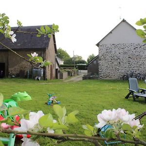 Willa La Lavandiere La Chapelle-au-Riboul Exterior photo