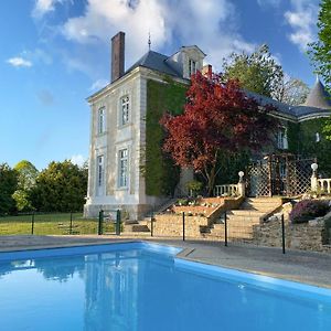 Bed and Breakfast Chateau De Montaupin Oizé Exterior photo