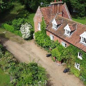 Hotel Carrick'S At Castle Farm Swanton Morley Exterior photo