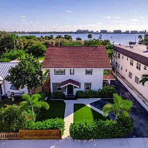 Willa Historic Waterfront Estate With Yard & Modern Kitchen Lake Worth Beach Exterior photo