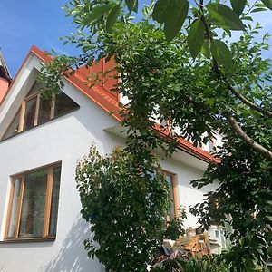 Willa Cosy Family House With Garden, 12 Min From The Center Praga Exterior photo