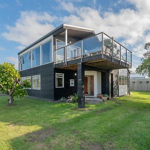 By The Beach - Whangamata Holiday Home Exterior photo