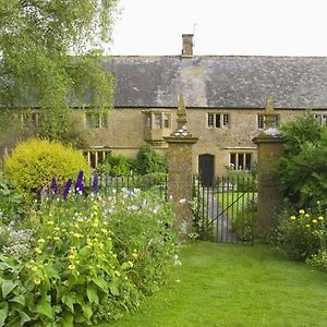 Bed and Breakfast Lower Severalls Farmhouse Crewkerne Exterior photo