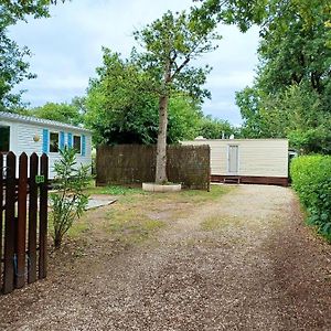 Willa Charmant Bungalow A Saint-Pierre-D'Oleron Avec Jardin Exterior photo