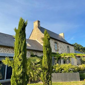 Bed and Breakfast Manoir De La Nogrie - Chambre De Charme Avec Acces Privatif - Piscine Chauffee Sur Domaine 5 Etoiles Val-d'Ize Exterior photo